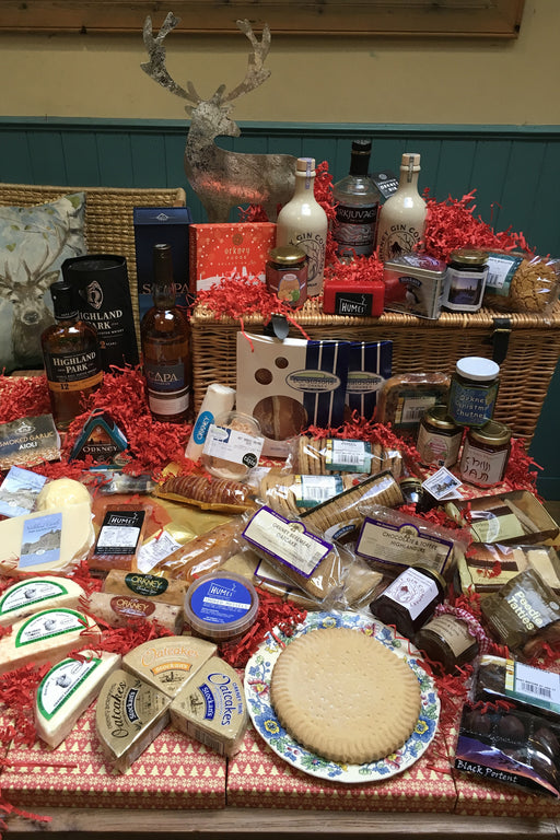 The Christmas Orkney 24" Large Deluxe Selection Hamper