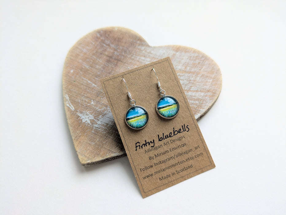 Ailleagan Art by Miriam Emerton - Dangling Earrings