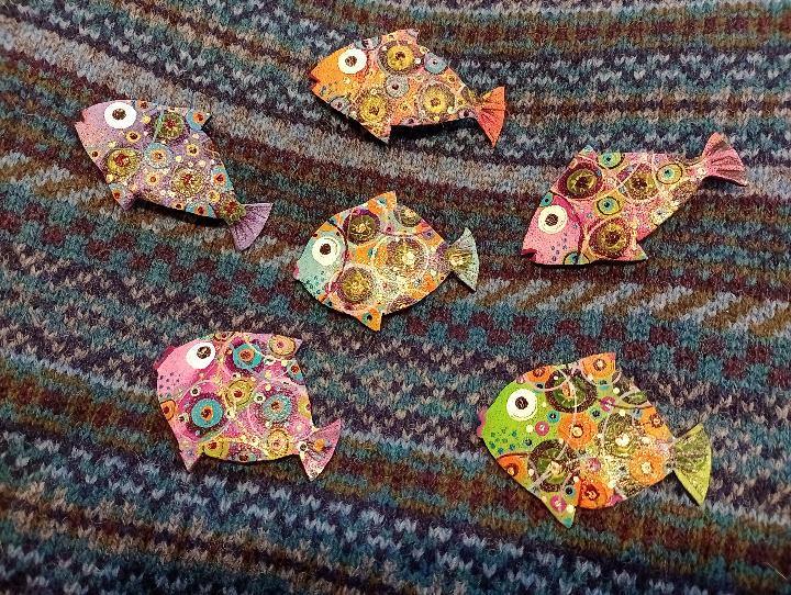 Skaramanda - Happy Fish Brooch