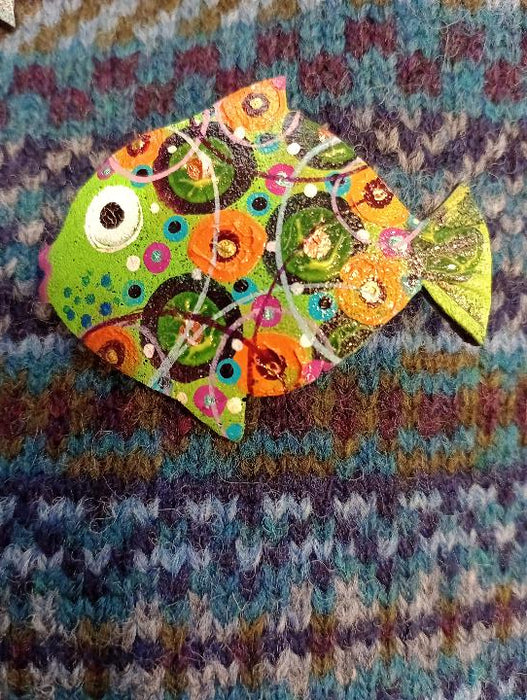 Skaramanda - Happy Fish Brooch