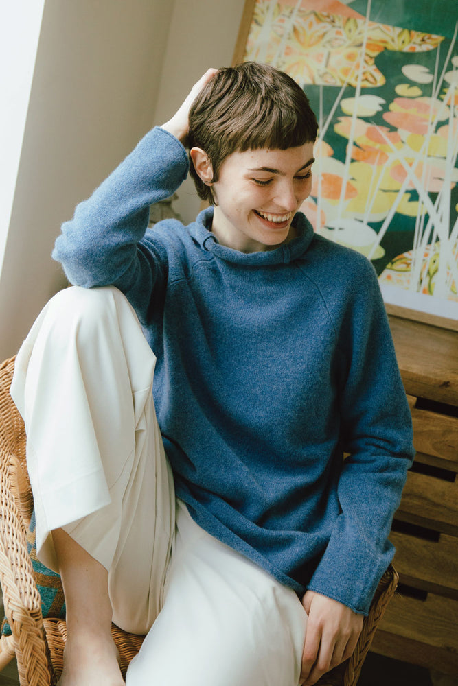 NEW Eribé Corry Raglan Sweater - Jeans
