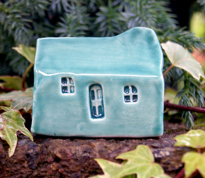 Glenshee Pottery - Wee Bothy with box (Various colours available)