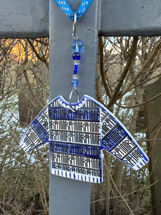 Judith Glue Runic Sweater Ceramic Hanger