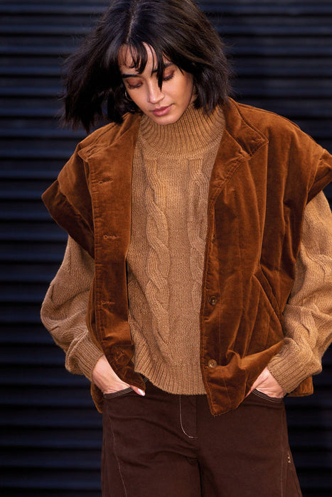 NEW Komodo Daze Gilet in Chestnut