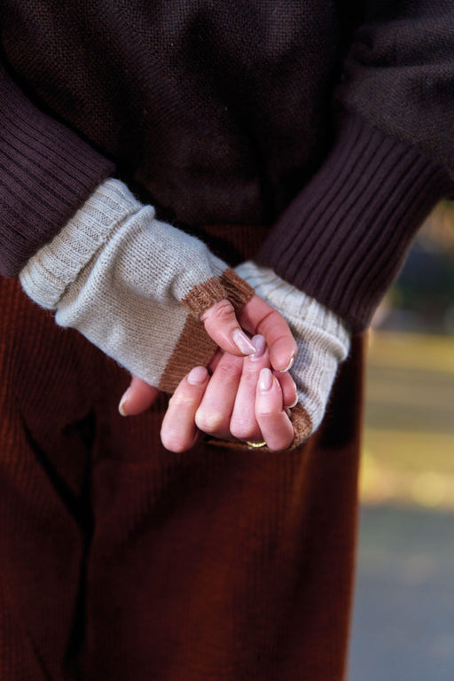 NEW Komodo Wren Gloves in Sand