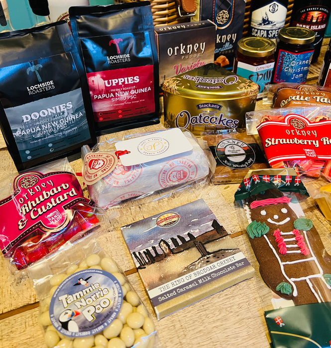 The Orkney 24" Large Deluxe Selection Hamper Basket