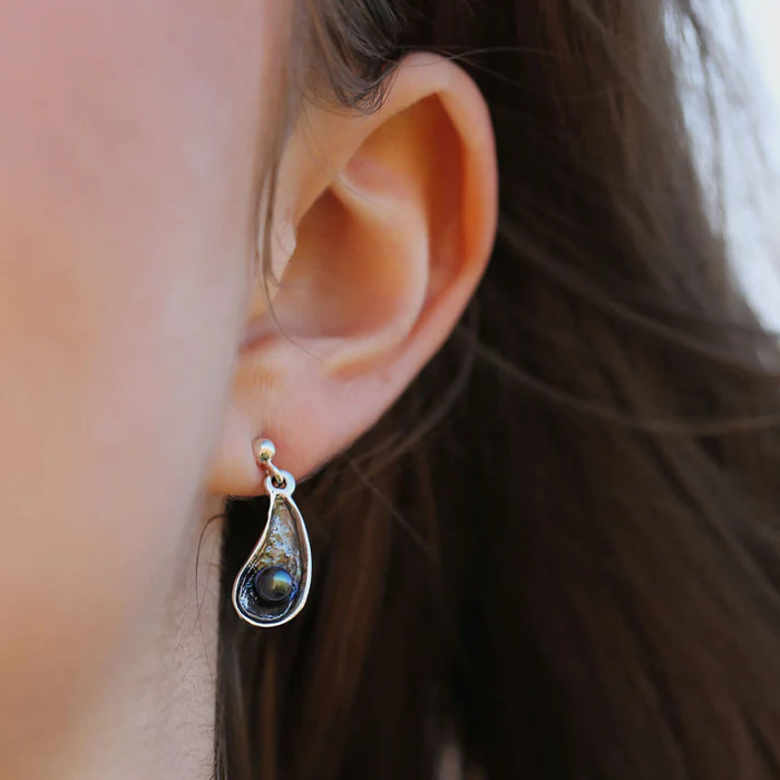 NEW Sheila Fleet Mussel Oxidised Silver Small Drop Earrings with Black Pearls (BPRL-SE0290)