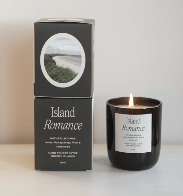 Moonshine Candle Co. - Luxury Soy Wax Candle in 'Island Romance'