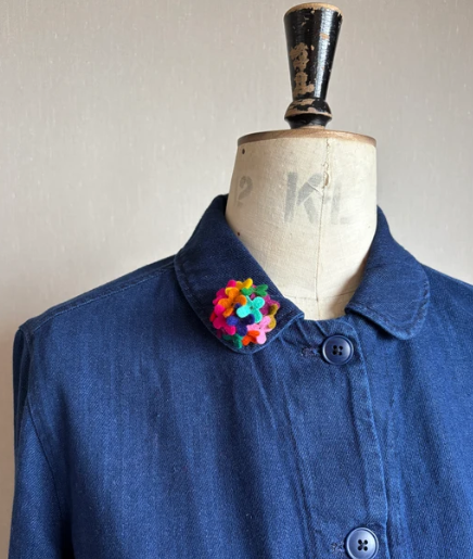 Lynsey Walters - 50s Button Brooch