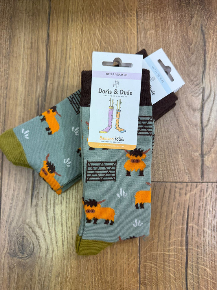 Doris & Dude Sage Highland Cow Socks