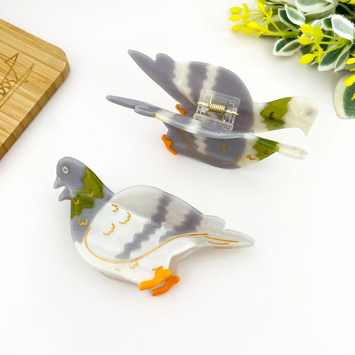 TheDivaSoap - Light Grey Pigeon Hair Claw Clip
