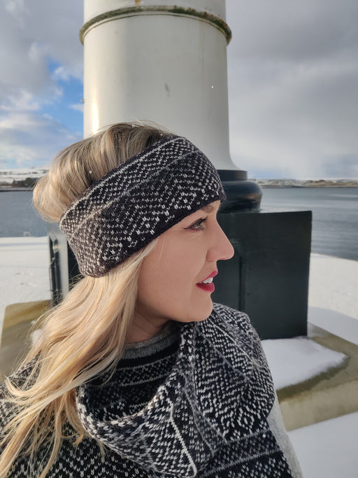 Annie Glue Headband in the Nord Pattern